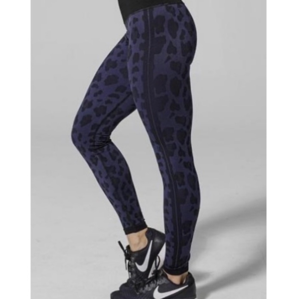 925 Fit Wild Thing Animal Print Legging Womens Small Blue Black Athletic